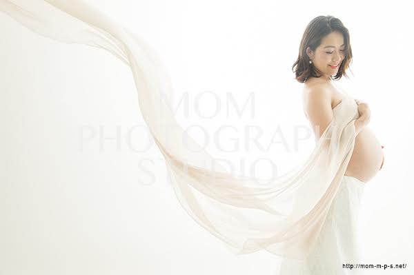 MOM PHOTOGRAPH STUDIO